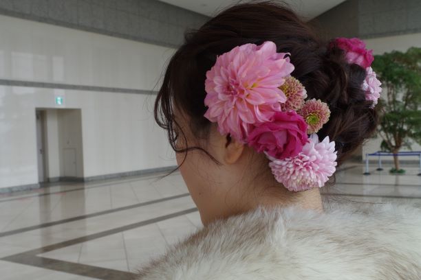 成人の日の髪飾りとオンラインレッスン 横浜ウェディングブーケ フラワースクールのフラワースタイル